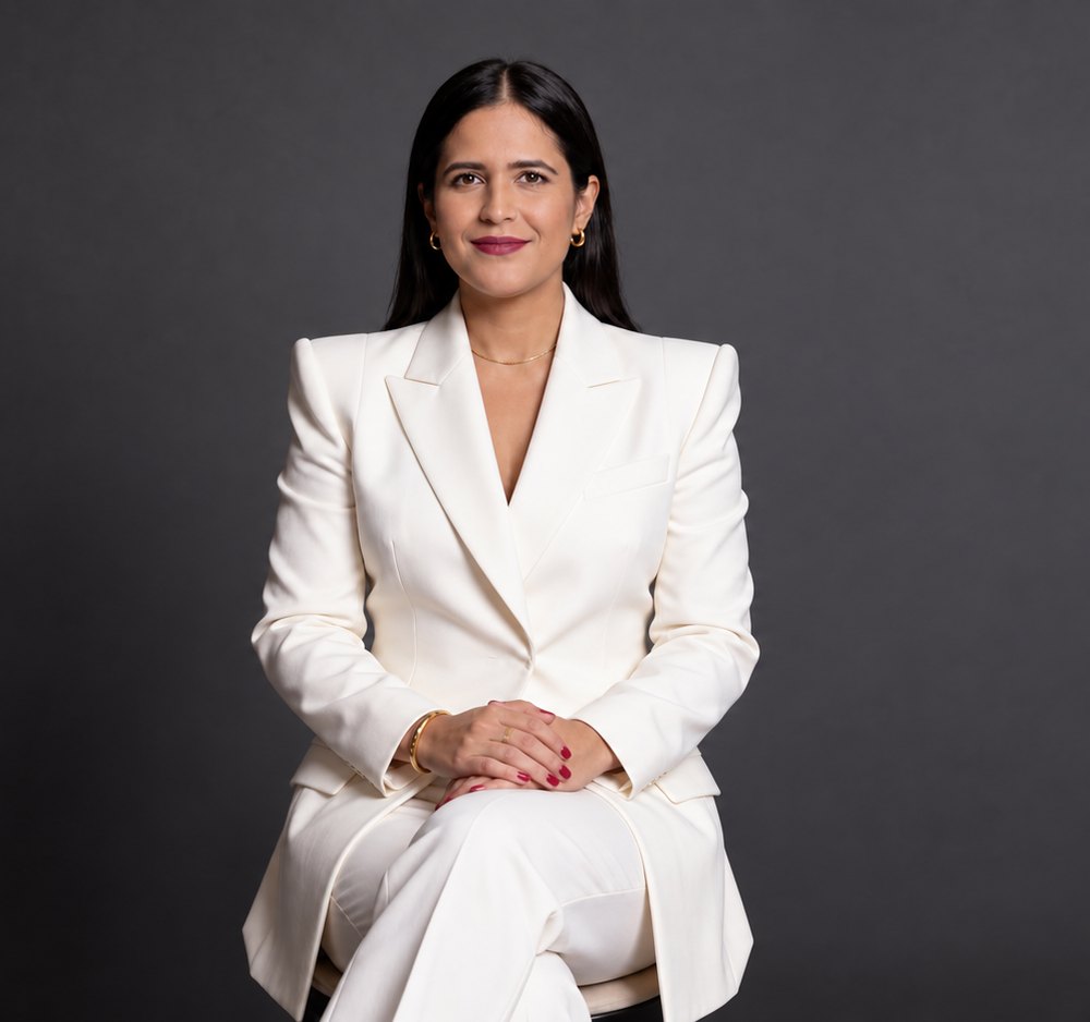 Rafaela Andrade, advogada trabalhista, em retrato profissional.